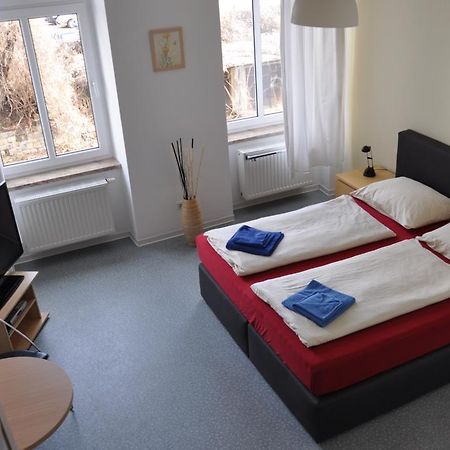 A Bed Privatzimmer Dresden - Nichtraucherpension Δωμάτιο φωτογραφία